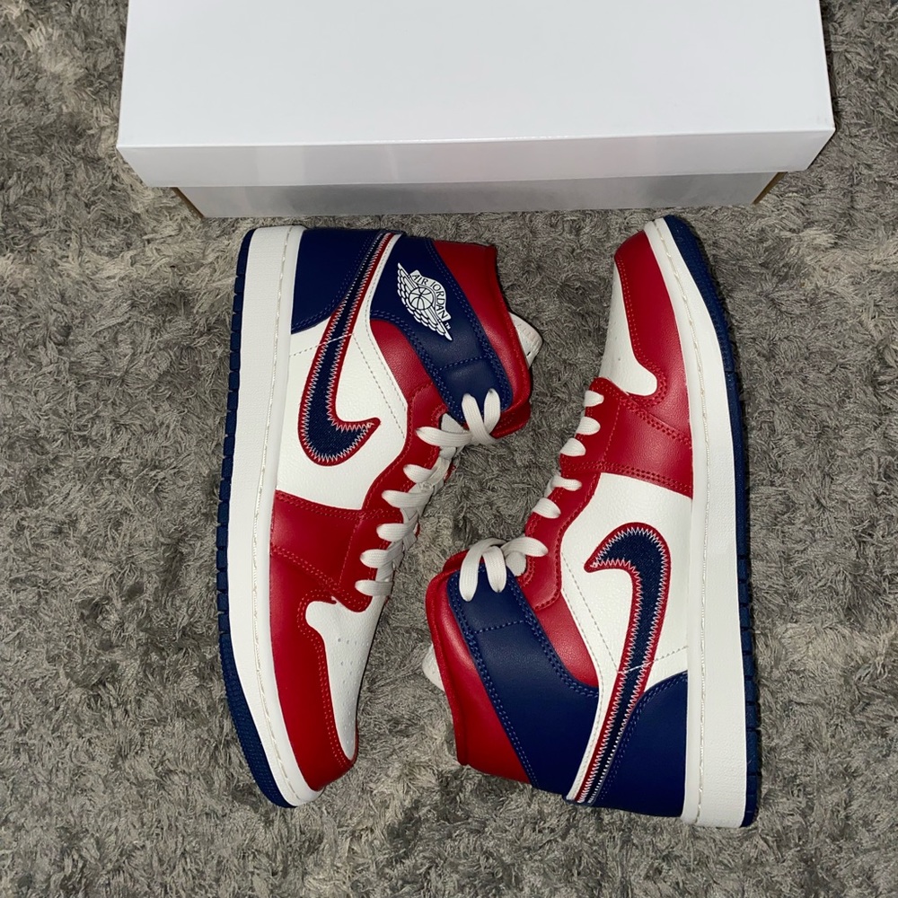 Air Jordan 1 Mid SE